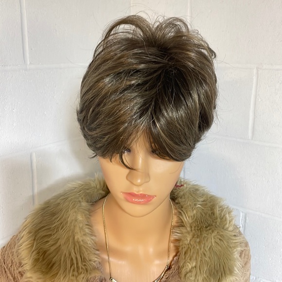 NWT 11” coffee brown w blonde babylights no parting wispy bangs layered puff wig - Picture 6 of 16